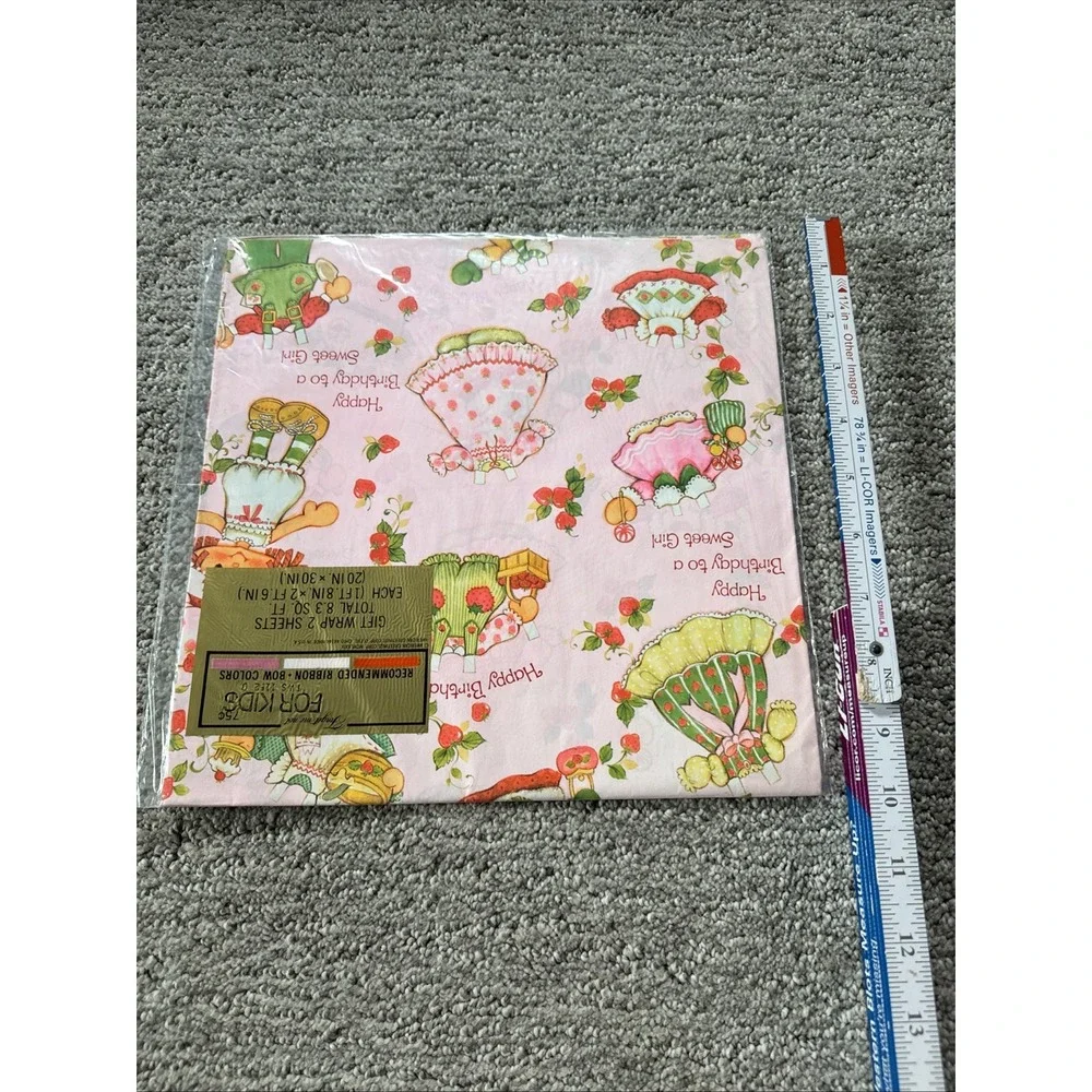 American Greetings Vintage Strawberry Shortcake Gift Wrap 2 Sheets 20 x 30 in